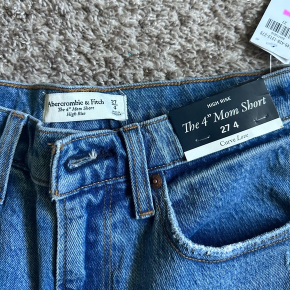 Abercrombie & Fitch denim mom shorts - Picture 2 of 3